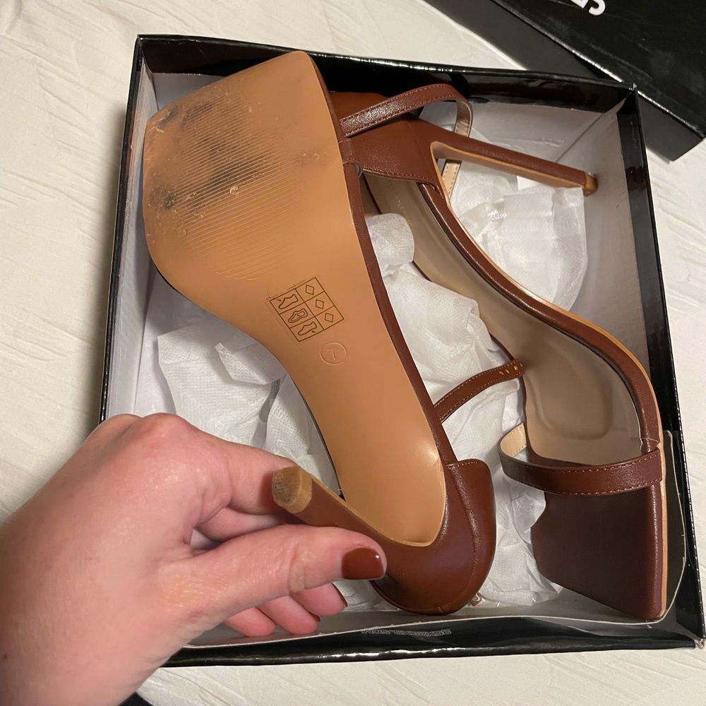 Pretty Little Thing Sandals - Picture 4 of 5